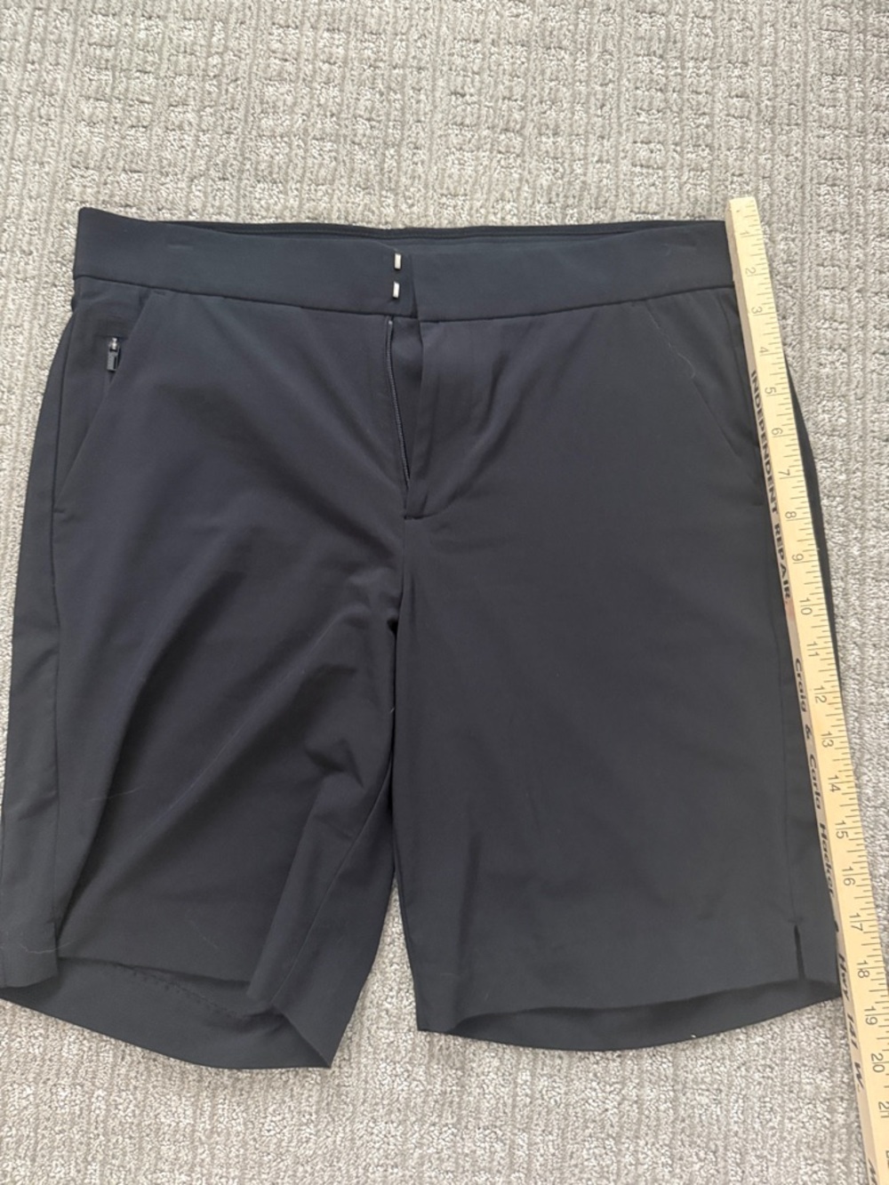 Athleta Women's Black Shorts Size 8 - Picture 2 of 5